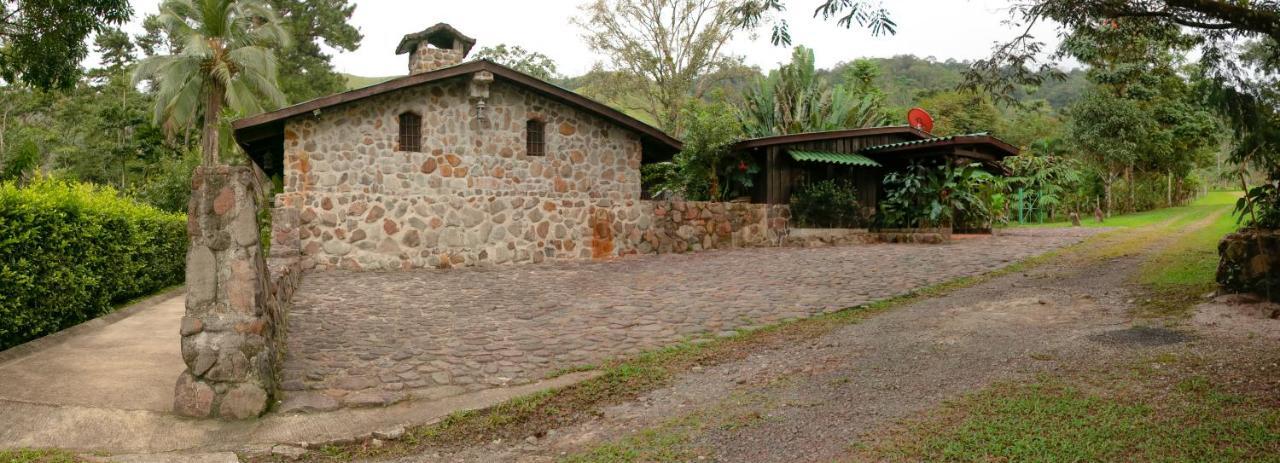 Malekus Mountain Lodge Aguas Claras  Exterior photo